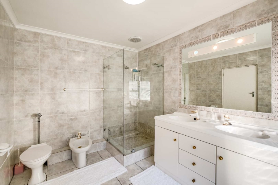 6 Bedroom Property for Sale in Newlands Western Cape